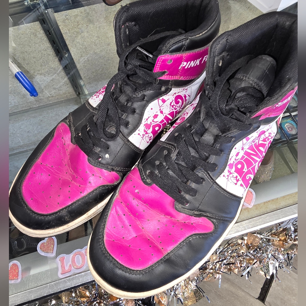 CustomMade Pink Floyd Mens HighTop Sneakers  Black And Pink Mens Size 11